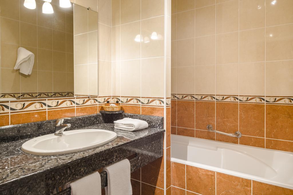Hotel Minvielle - Residence Les Oliviers Segos Ngoại thất bức ảnh